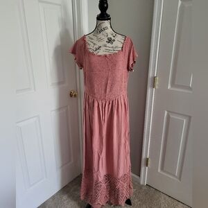 Elegant Pink Lace Maxi Dress